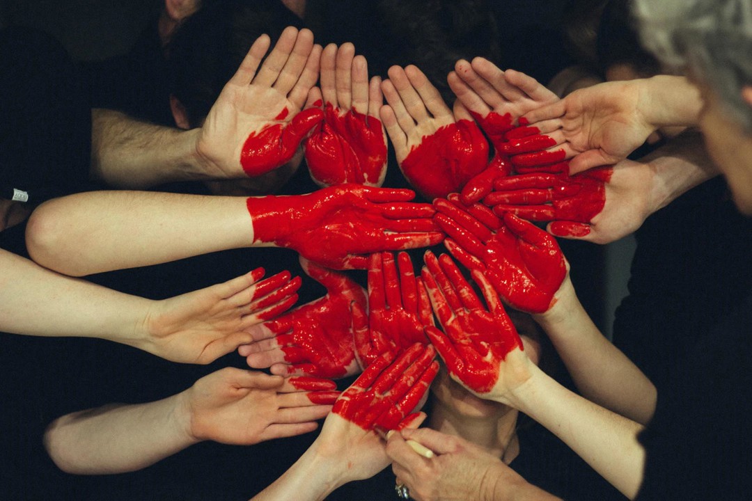 What do people look for when donating to international charities?